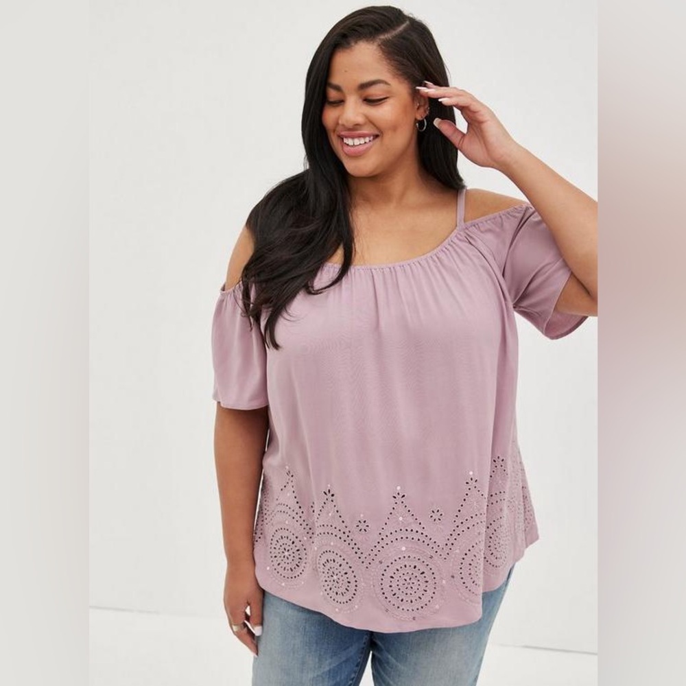 Torrid Challis Eyelet Border Cold Shoulder Top Elderberry Size 3